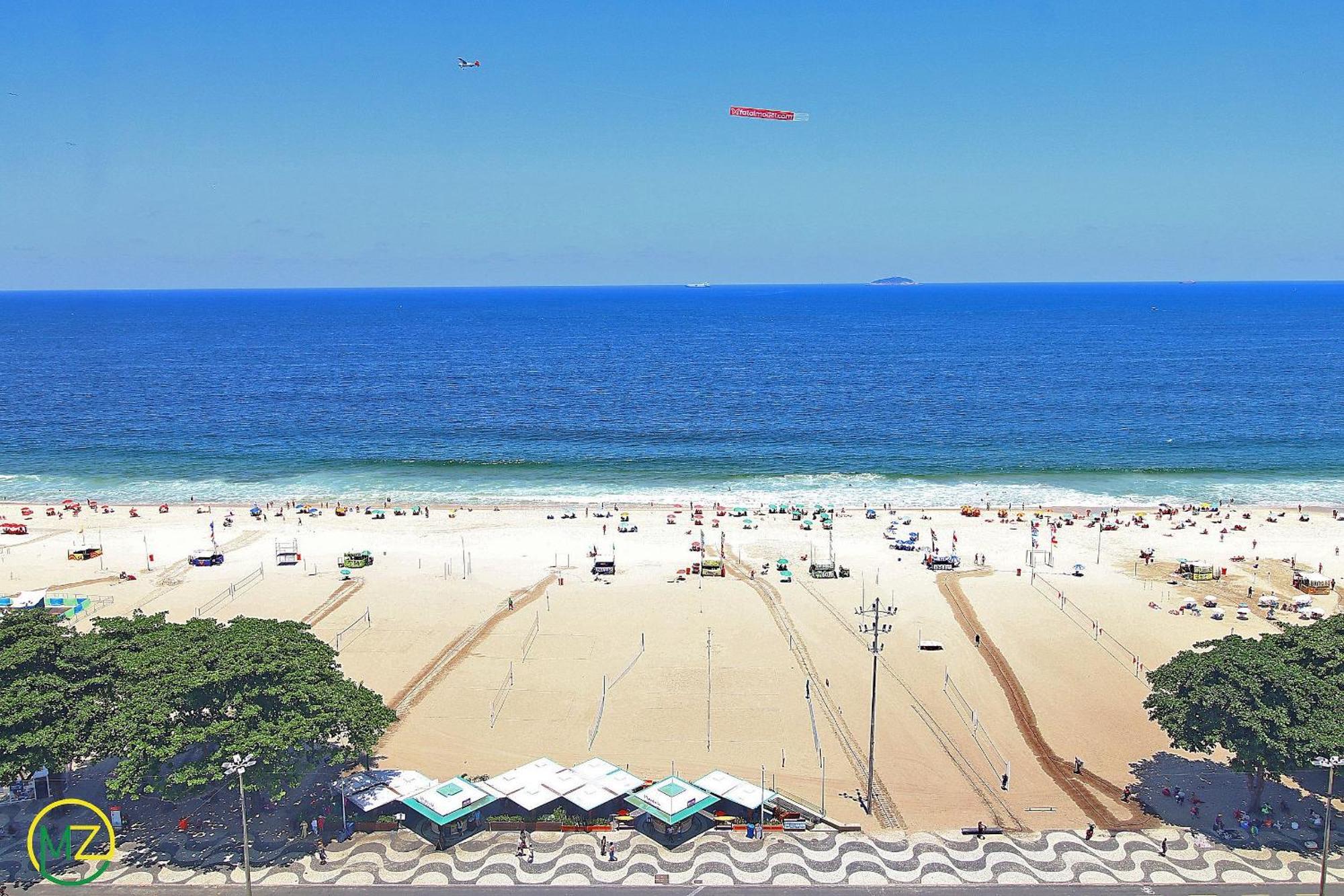 Incrivel Cobertura Frente Mar Com Terraço Em Copacabana! Apartamento Rio de Janeiro